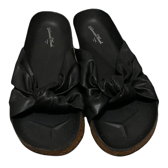 Universal Thread Sandals - Picture 2 of 5